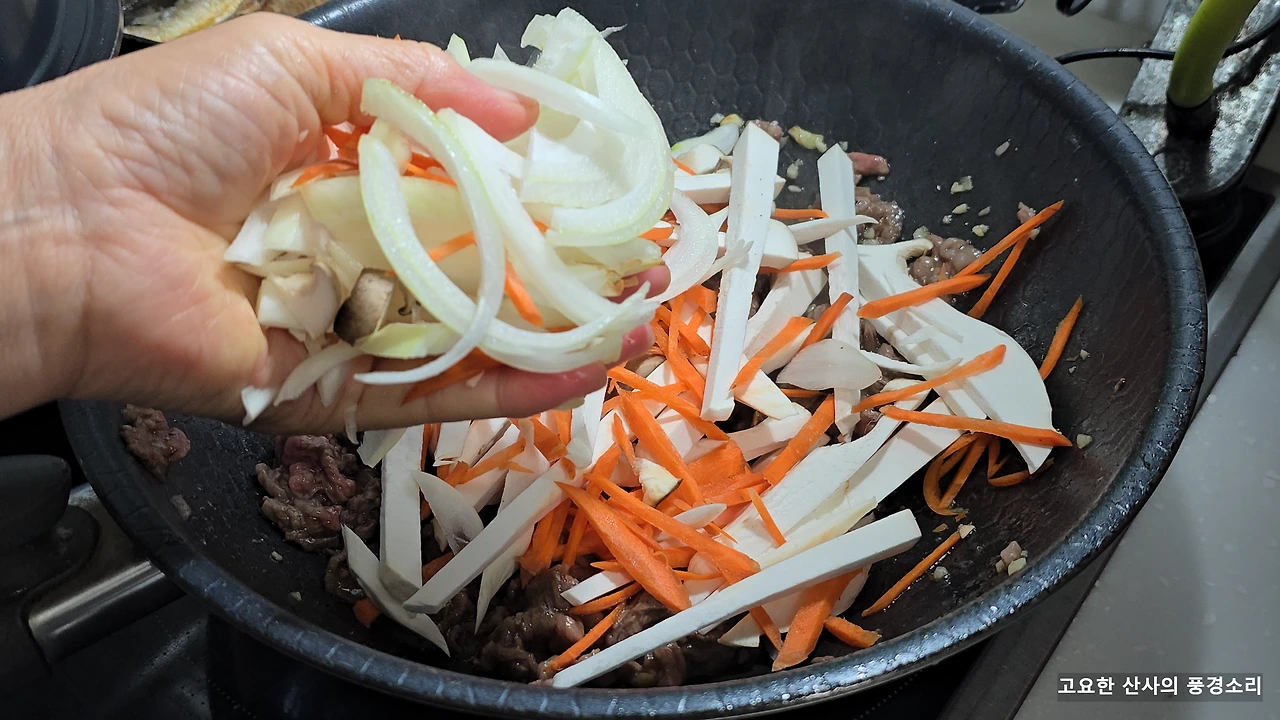 img.png?credential=yqXZFxpELC7KVnFOS48ylbz2pIh7yKj8&expires=1764514799&allow_ip=&allow_referer=&signature=MvUttJaJgNUrEtXwoGHUNrf9P7U%3D