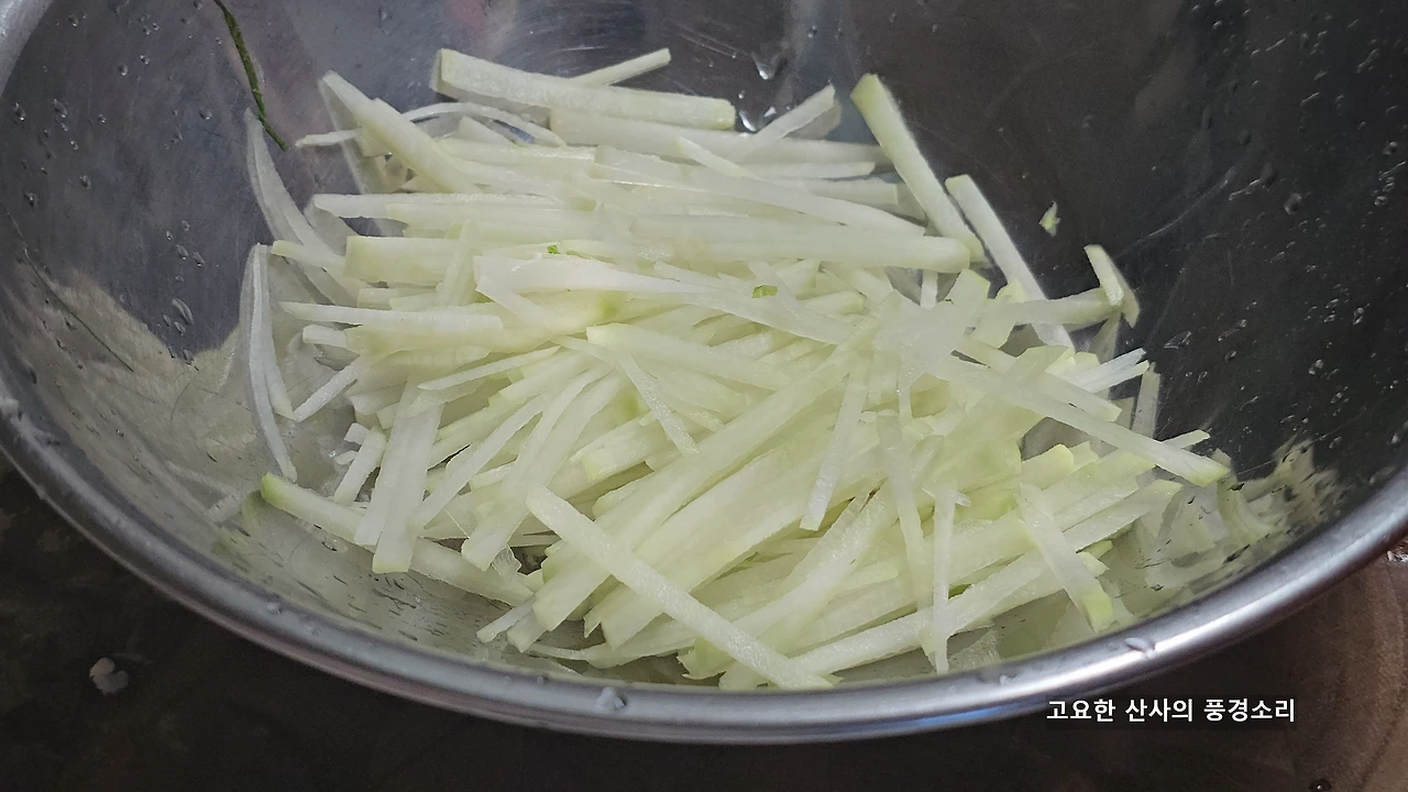 img.png?credential=yqXZFxpELC7KVnFOS48ylbz2pIh7yKj8&expires=1767193199&allow_ip=&allow_referer=&signature=MzrMUSTOqJCSQ4%2F%2BApW9HksQihU%3D