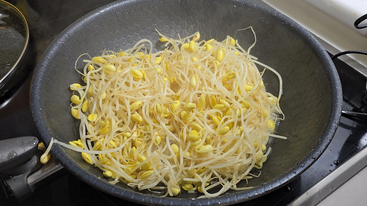 img.jpg?credential=yqXZFxpELC7KVnFOS48ylbz2pIh7yKj8&expires=1764514799&allow_ip=&allow_referer=&signature=36Bi0DfGAEGG6A5Cu9np5jYC1bo%3D