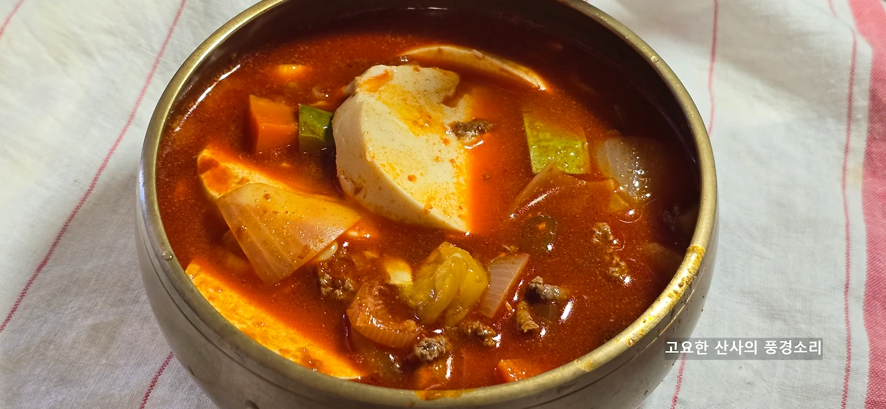 img.png?credential=yqXZFxpELC7KVnFOS48ylbz2pIh7yKj8&expires=1759244399&allow_ip=&allow_referer=&signature=dJtjaN2xmb2nc0xLCuKpPU9PpLY%3D