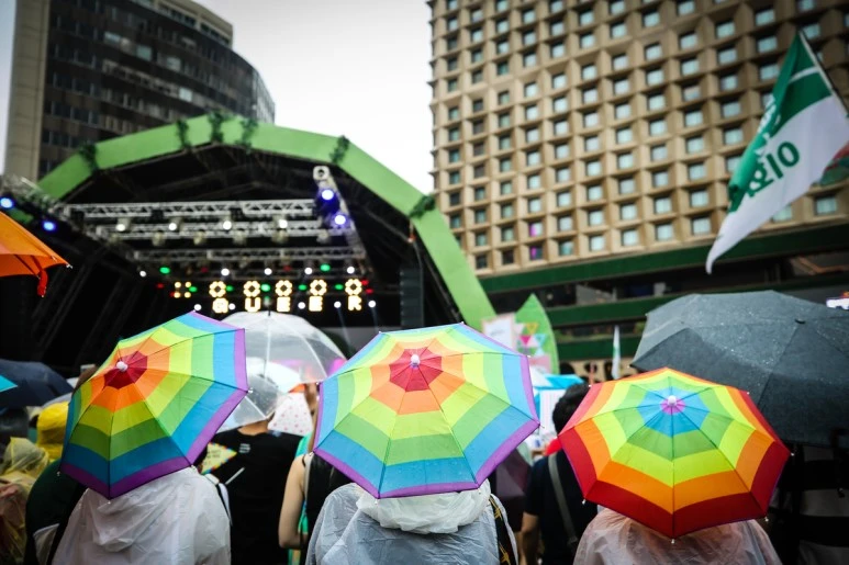 slide_522602_7374704_free.jpg?type=w773