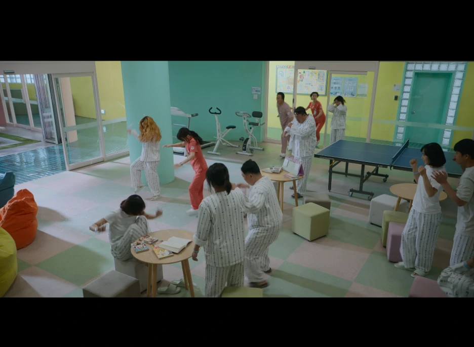 screencapture-netflix-watch-81591623-2025-04-13-19_01_47.png?type=w1