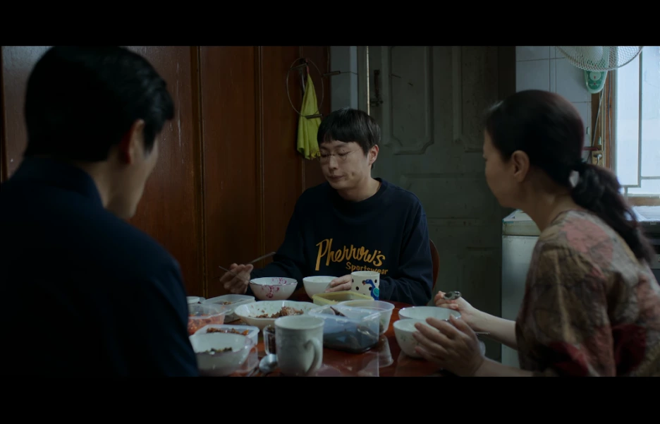 screencapture-netflix-watch-81591621-2025-04-07-13_40_16.png?type=w1