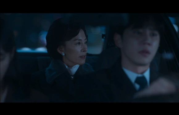 screencapture-netflix-watch-81683046-2025-04-05-17_16_39.png?type=w580