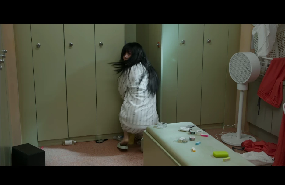 screencapture-netflix-watch-81591619-2025-04-03-16_01_29.png?type=w1