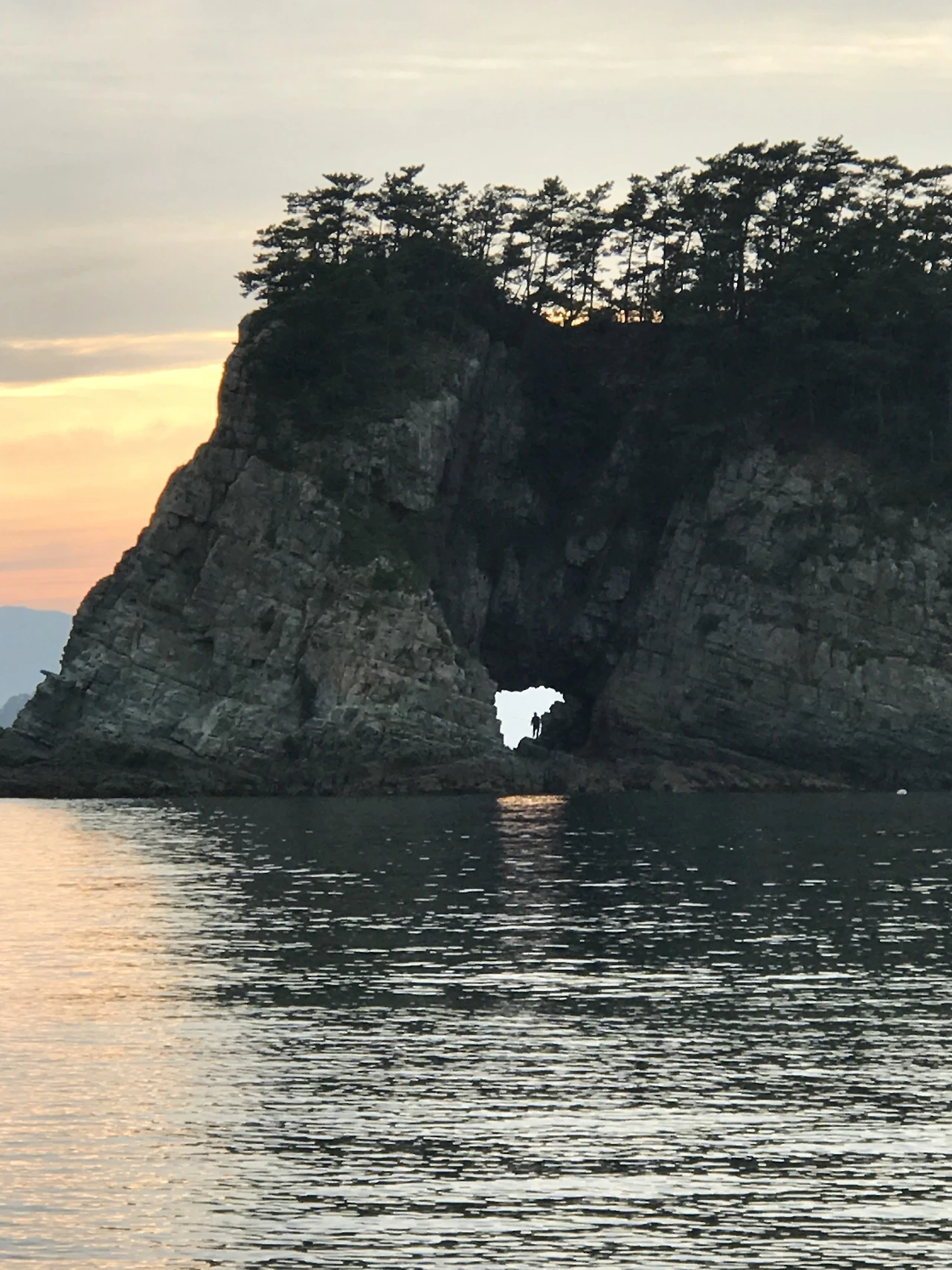 구멍섬과 사람.JPG