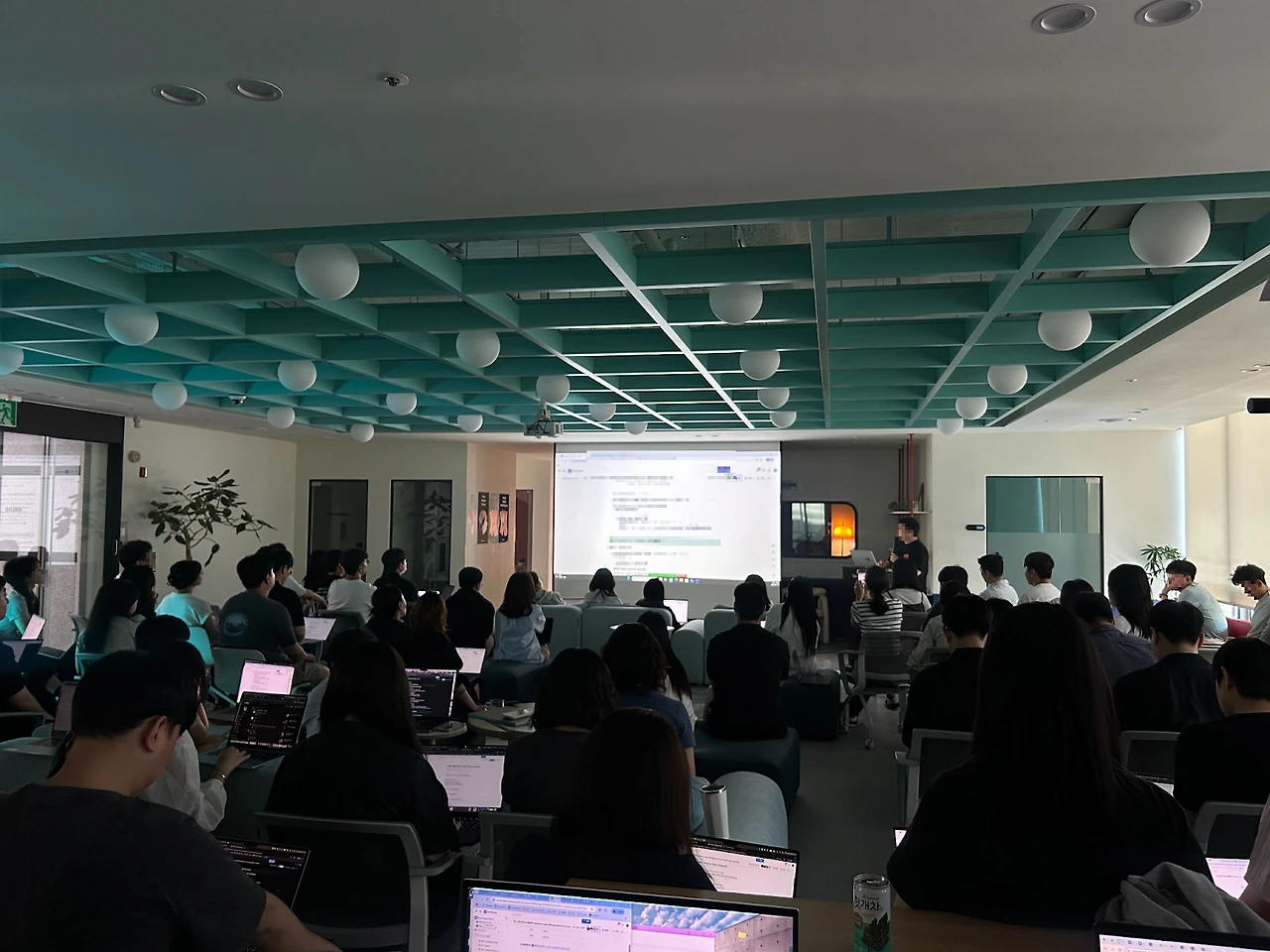 AD_4nXfLFyKwsWGo-D9F7dqk7Jz20ubMKSbzd53jPflFKG0xwvfTqzcuIqeNyFaJbWZVJDeKTL16aB6Uf8BQTK_IQmh13RzTGBSkCFEnt5hiDAo-DEeAU_iDark90A1y_hV5c7c1e6Ly?key=1NGeqglYW1ZXK_mcL0sN2Q