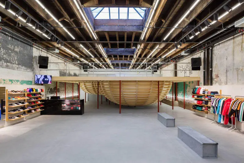 https%3A%2F%2Fkr.hypebeast.com%2Ffiles%2F2018%2F06%2Fsupreme-brooklyn-new-york-store-design-01.jpg?q=75&w=800&cbr=1&fit=max