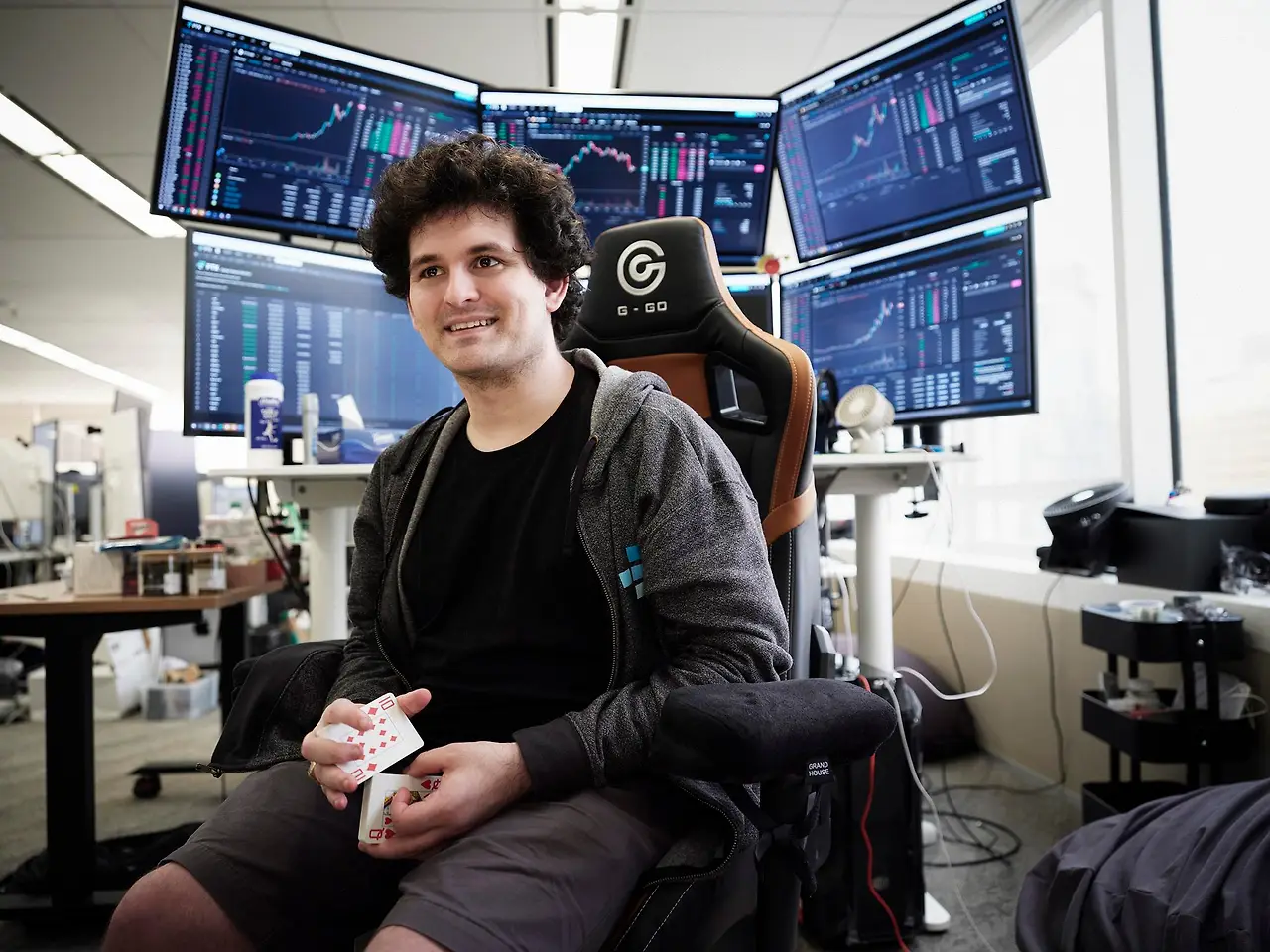 0x0.jpg?format=jpg&crop=2400,1350,x0,y173,safe&width=960