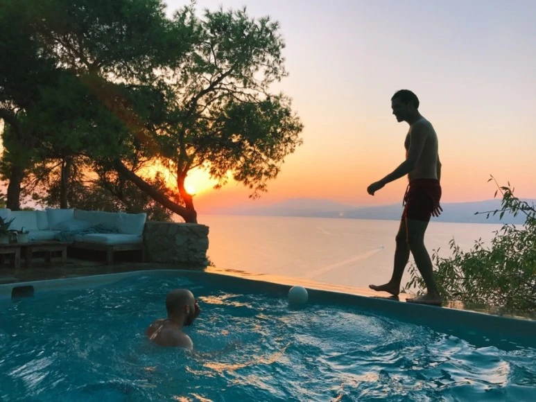 EAA88973-9145-48DD-91CD-440E9C808574.jpg?type=w773