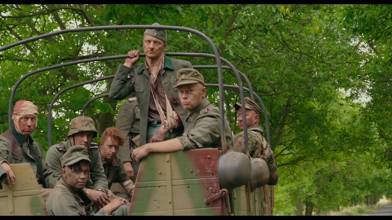 JOJO RABBIT # Official Trailer [HD] # FOX Searchlight.mp4.00_01_51_15.스틸 001.bmp