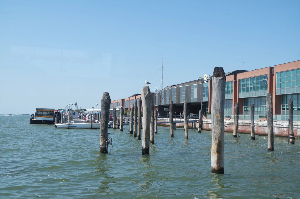 9945C63359D77DAC37D4A6