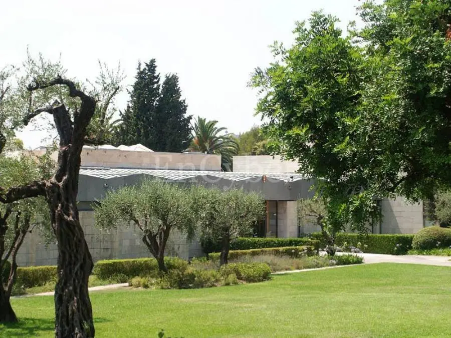 123105034B741A2B9E9B8F