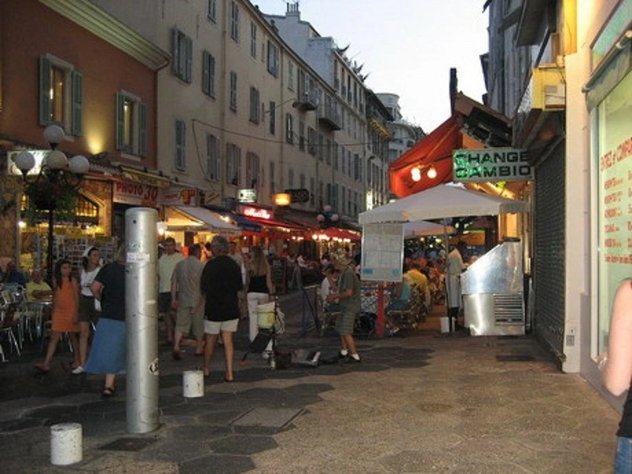 1945304C5168B7EE107477