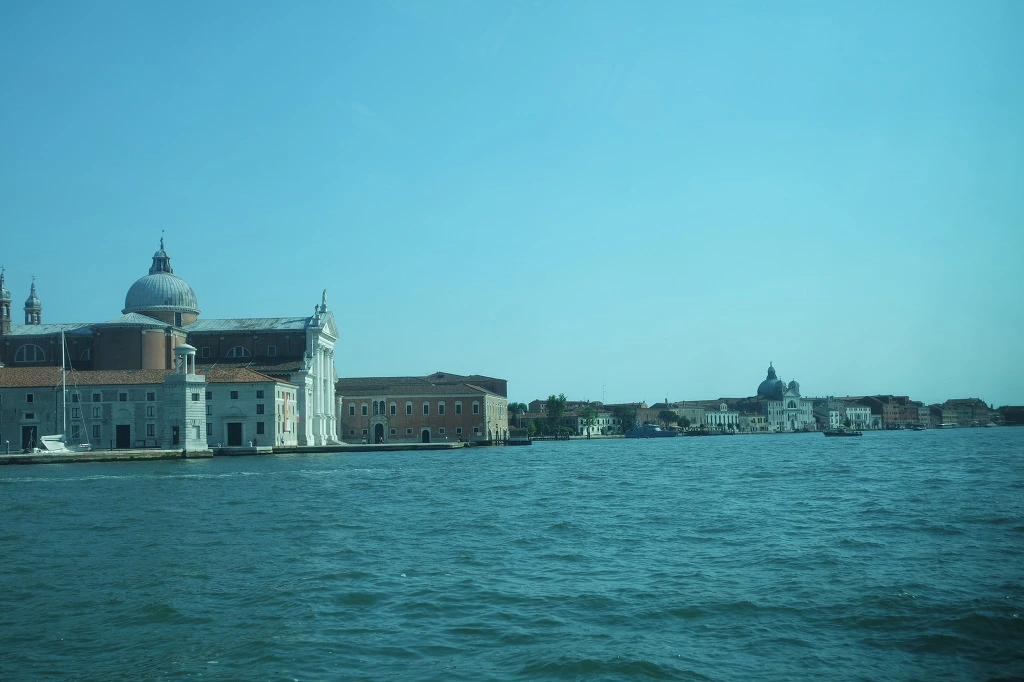 9933B43359D77EF7292532