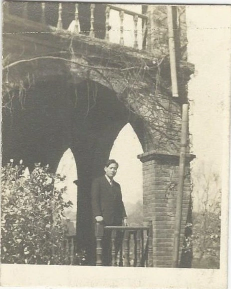 물리선생님 별명 백돼지 하얗고 통통하셨다..jpeg