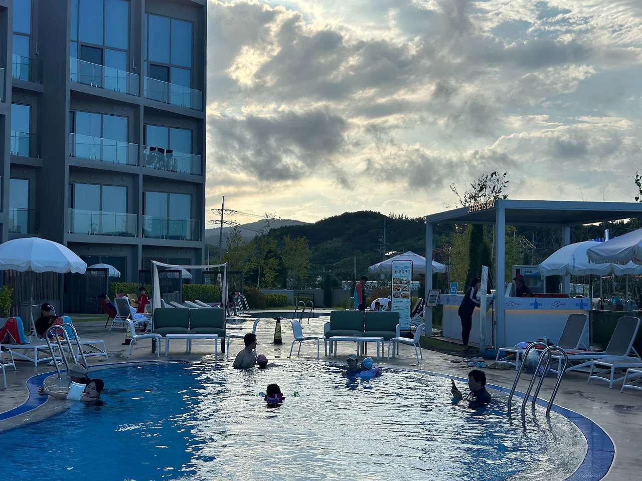 AD_4nXcy_mHEU7iGjijsJEdCCAhYwWIB5zLqsMTFvcifSIDNIg1y-Q_-y-SAyJXelniW5iPW7Z3ia7XLZ4JigVit4Kkp8-LxwpOZE9kw8Q3fDtqVMOb1hIaHrv9ncw5cr4wLuQS9XGpXDz_rFUzAoryvY4Huclq2?key=tCClecGLQ5kGe4P6BB2heA