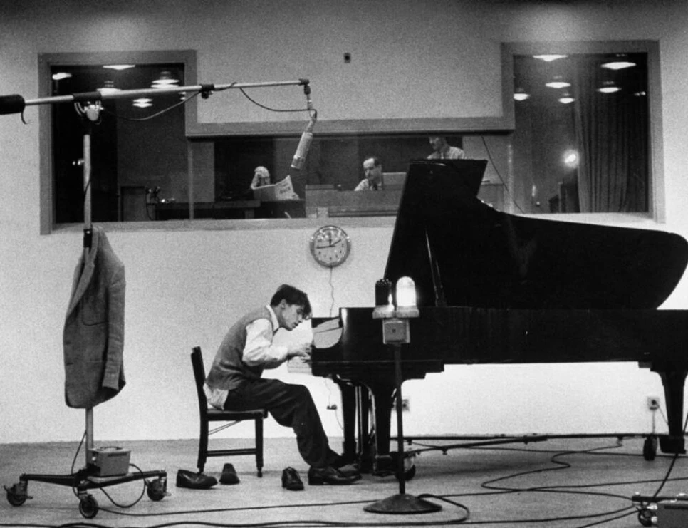 the-greatest-pianists-of-the-20th-century-glenn-gould.jpg?type=w966