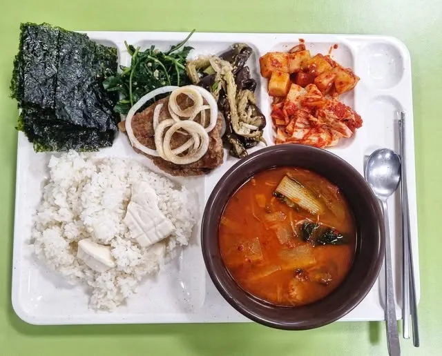 540782929_18170765311361426_5346671960665684719_n.webp?stp=dst-jpg_s640x640_tt6&_nc_cat=103&ccb=1-7&_nc_sid=127cfc&_nc_ohc=OGMqUUG7JrEQ7kNvwGQf2lv&_nc_oc=AdmYGjAHXWSMg86T8kkXfQuQCwZkQuDPcv1RU8Uw3IQufx-euYLbEjEd9mDoixtsGas&_nc_zt=23&_nc_ht=scontent-icn2-1.xx&_nc_gid=EFpJyFXOB6pDfDzEtyKVXg&oh=00_AfUExwITQaANEps17xL741xoB2h0BJSP0zaiEvHpDiawBA&oe=68BB078C