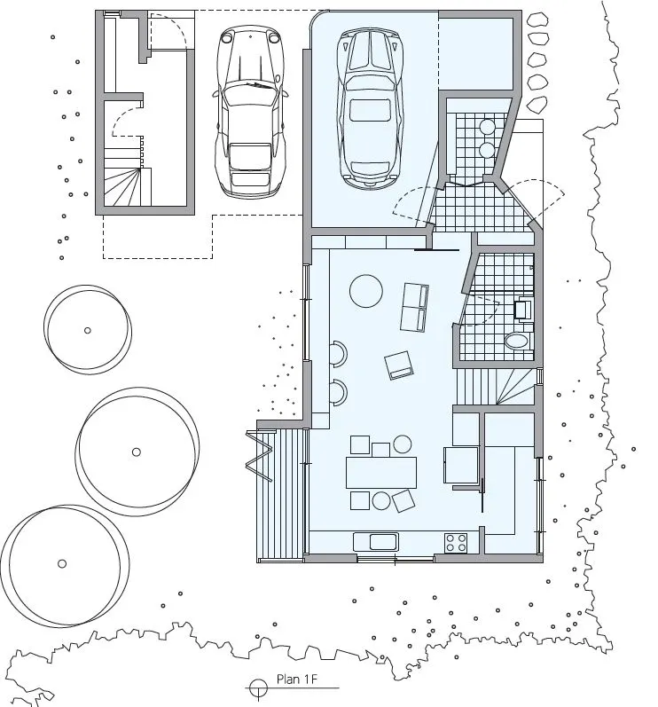 5_1_2 1층 현관에서 거실을 지나 계단으로 간다.JPG