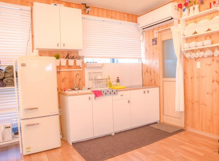 6_%ED%99%8D%EB%8C%80%ED%8C%8C%ED%8B%B0%EB%A3%B8_%EC%96%B4%EB%8A%90%EC%82%AC%EC%9D%B42.jpg?type=w1200