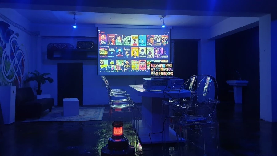 %ED%95%B8%EC%A6%88%EC%98%A8_%EC%98%81%ED%99%94.jpg?type=w1