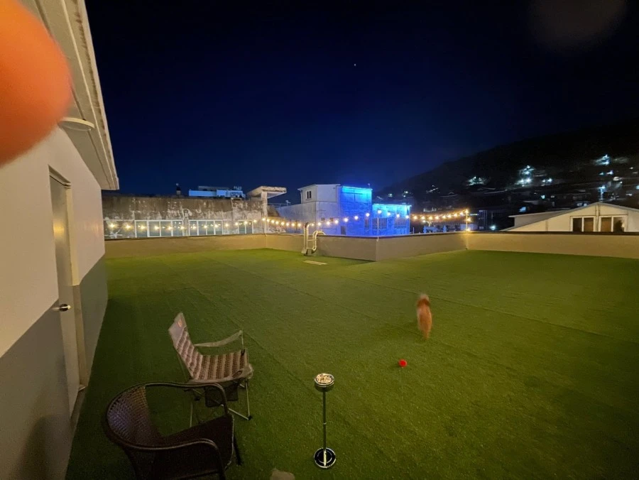 루프독스 테라스.jpeg