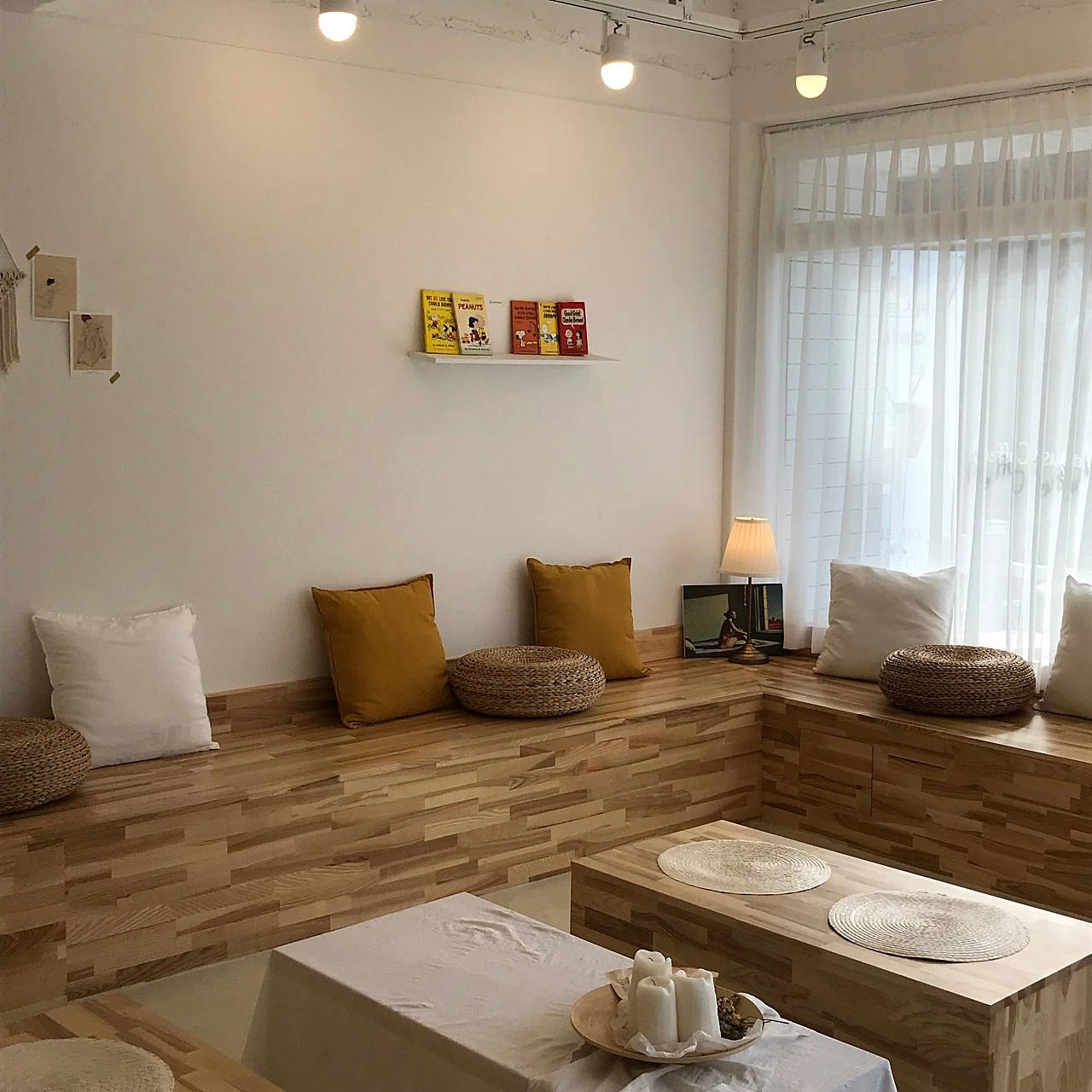 August 카페 2.jpeg