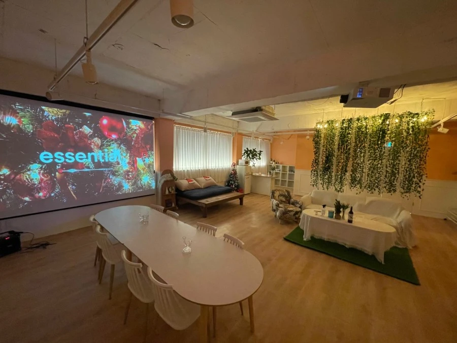 루프독스 실내.jpeg