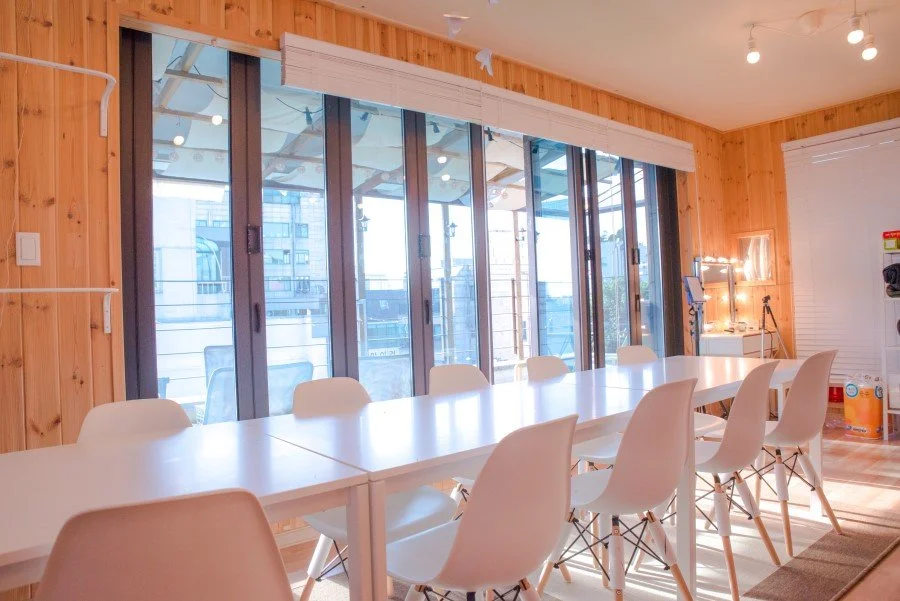 6_%ED%99%8D%EB%8C%80%ED%8C%8C%ED%8B%B0%EB%A3%B8_%EC%96%B4%EB%8A%90%EC%82%AC%EC%9D%B43.jpg?type=w1200