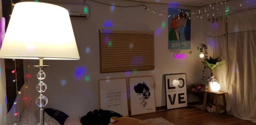 9%ED%99%8D%EB%8C%80%ED%8C%8C%ED%8B%B0%EB%A3%B8_%EA%BD%83%EB%8B%A4%EC%9A%B4_4%ED%98%B8%EC%A0%90.jpg?type=w1200