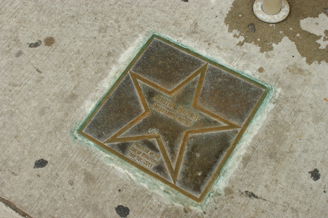 10.Justintrail_Avon theatre_Bronze Star.JPG