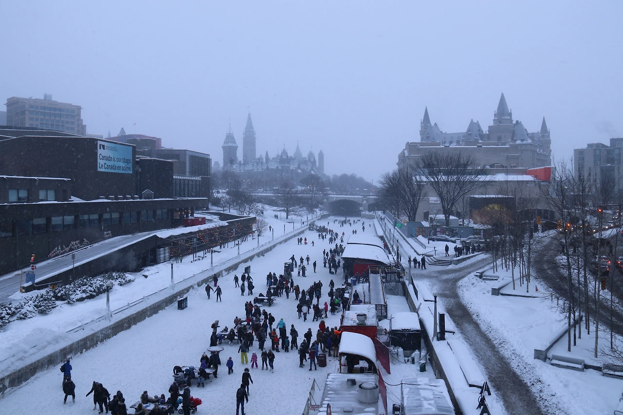9-Ottawa-Rideau Canal Skateway.JPG