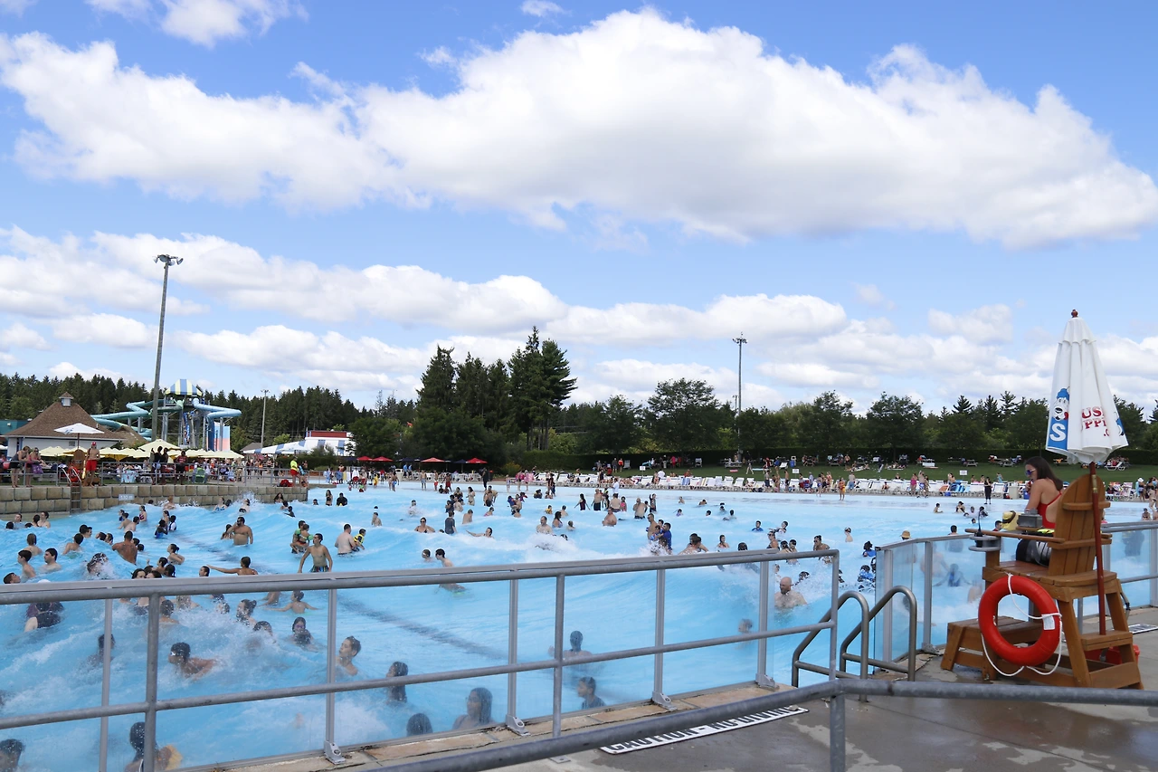 Calypso-Wave Pool-5.JPG