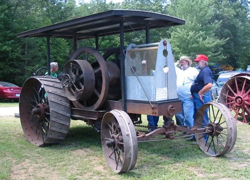 1908년부터 1913년까지 제조된 International Harvester Type A 트랙터.JPG