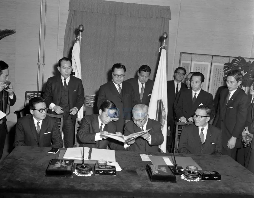14_한일회담 가조인식(1965).JPG