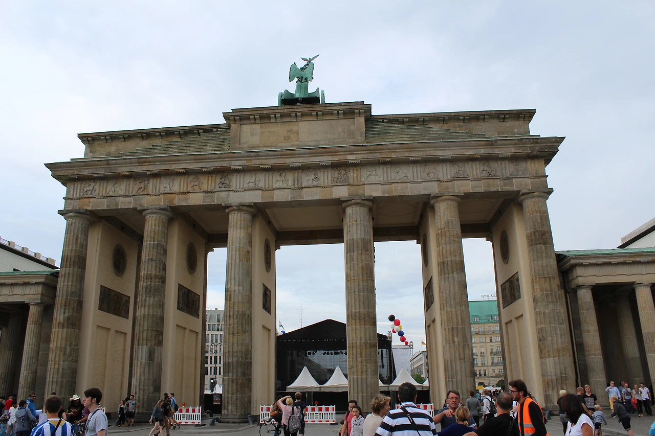 프러시아 군국시대의 개선문으로 베를린의 상징.JPG