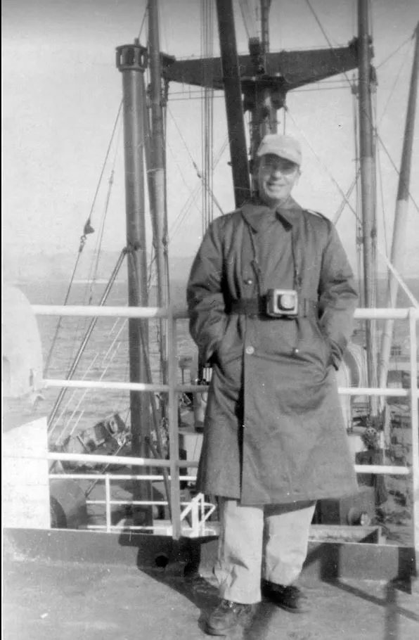 레너드 라루 선장.JPG