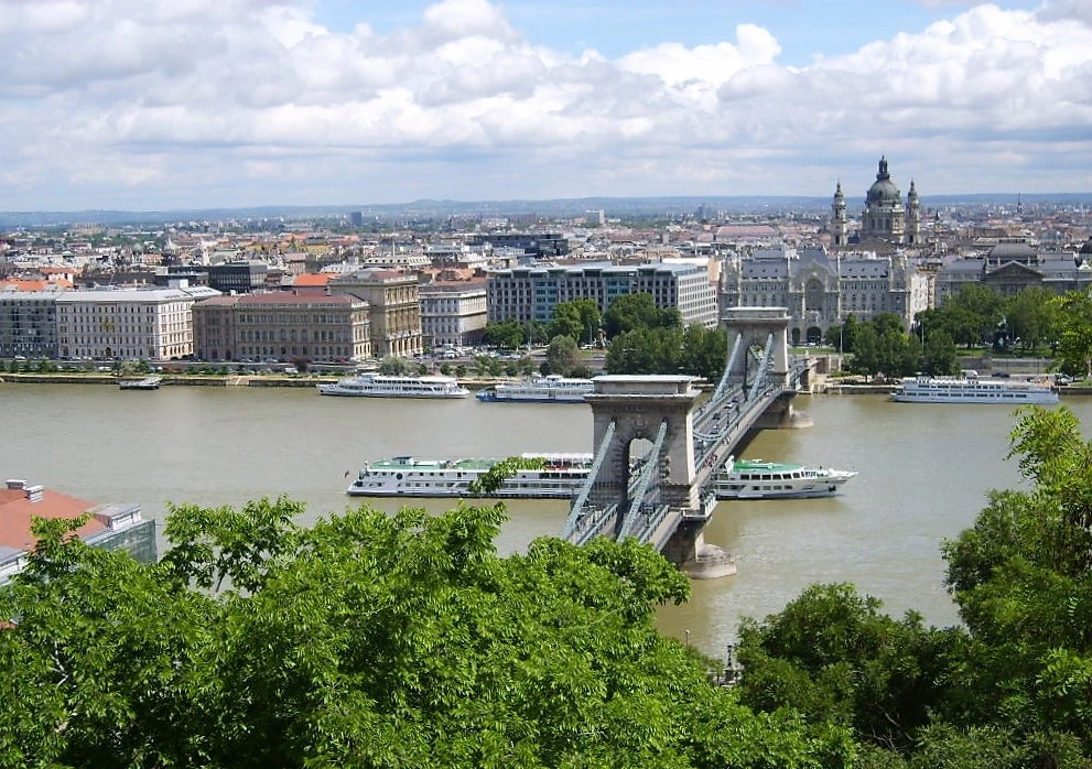 Szent Istvan and Szechenyi.JPG