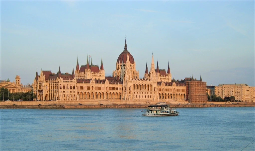 Hungarian Parliament Building.JPG