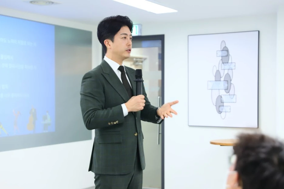 %EC%A0%8A%EC%9D%8C,_%EC%9A%9C%EB%A1%9C%EC%A1%B1,_%EC%9A%9C%EB%A1%9C,_%EC%9A%9C%EB%A1%9C%EC%A1%B1_%EB%9C%BB,_%EC%9A%9C%EB%A1%9C_%EB%9C%BB.jpg?type=w1