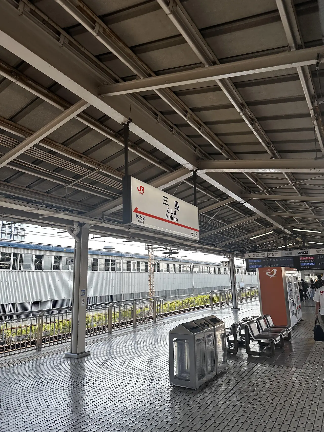 img.jpg?credential=yqXZFxpELC7KVnFOS48ylbz2pIh7yKj8&expires=1753973999&allow_ip=&allow_referer=&signature=MEIsOPQ9frRcisApPkfNuuIF1bk%3D