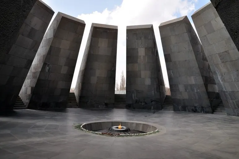 250507_%EC%95%84%EB%A5%B4%EB%A9%94%EB%8B%88%EC%95%84%EC%A0%9C%EB%85%B8%EC%82%AC%EC%9D%B4%EB%93%9C%EA%B8%B0%EB%85%90%EA%B4%80.jpg?type=w773