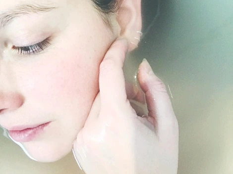 photo-1509384473936-2d36ab6e198d?ixlib=rb-1.2.1&ixid=MXwxMjA3fDB8MHxzZWFyY2h8MXx8c2tpbnxlbnwwfHwwfA%3D%3D&w=1000&q=80