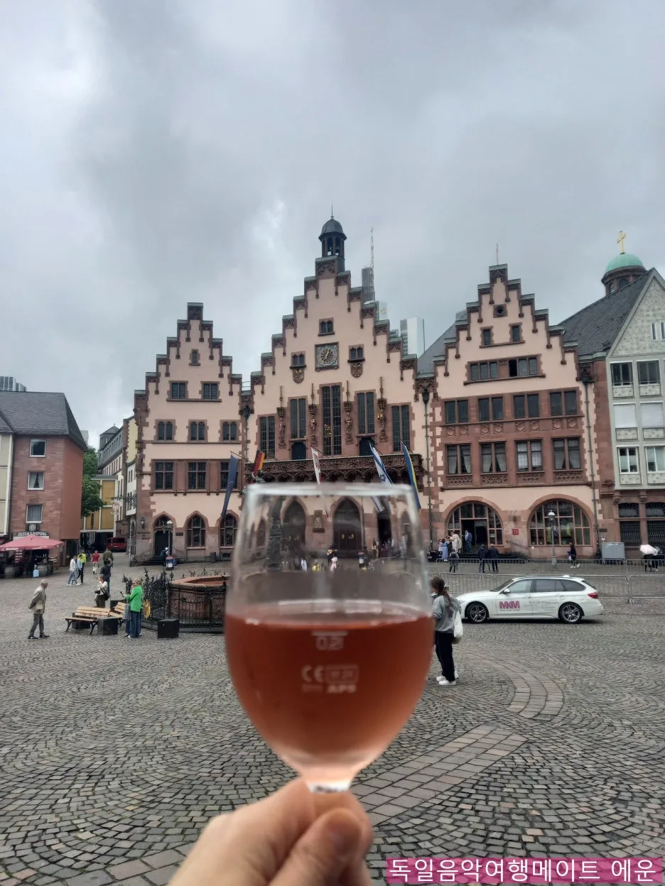 SE-a63d6583-a97e-4b74-a4f6-a32e8290adb6.jpg?type=w1