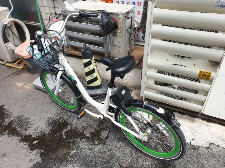 e0a488e628686802d4afb668f92bf78e28761856