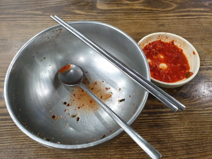 93f6e9ab302f1789d49ae4b70afada7ae54e5564