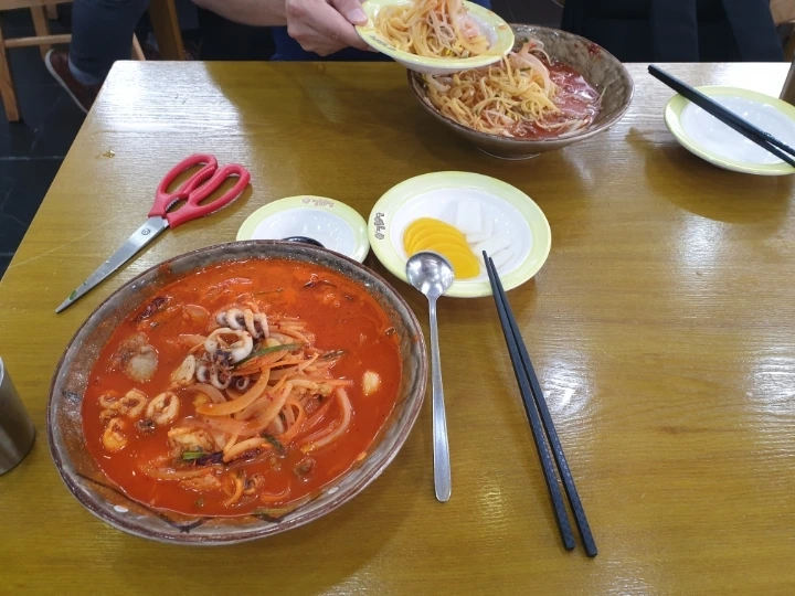 715a84d49c3b7ede14c4a09212876e2f7194dd25