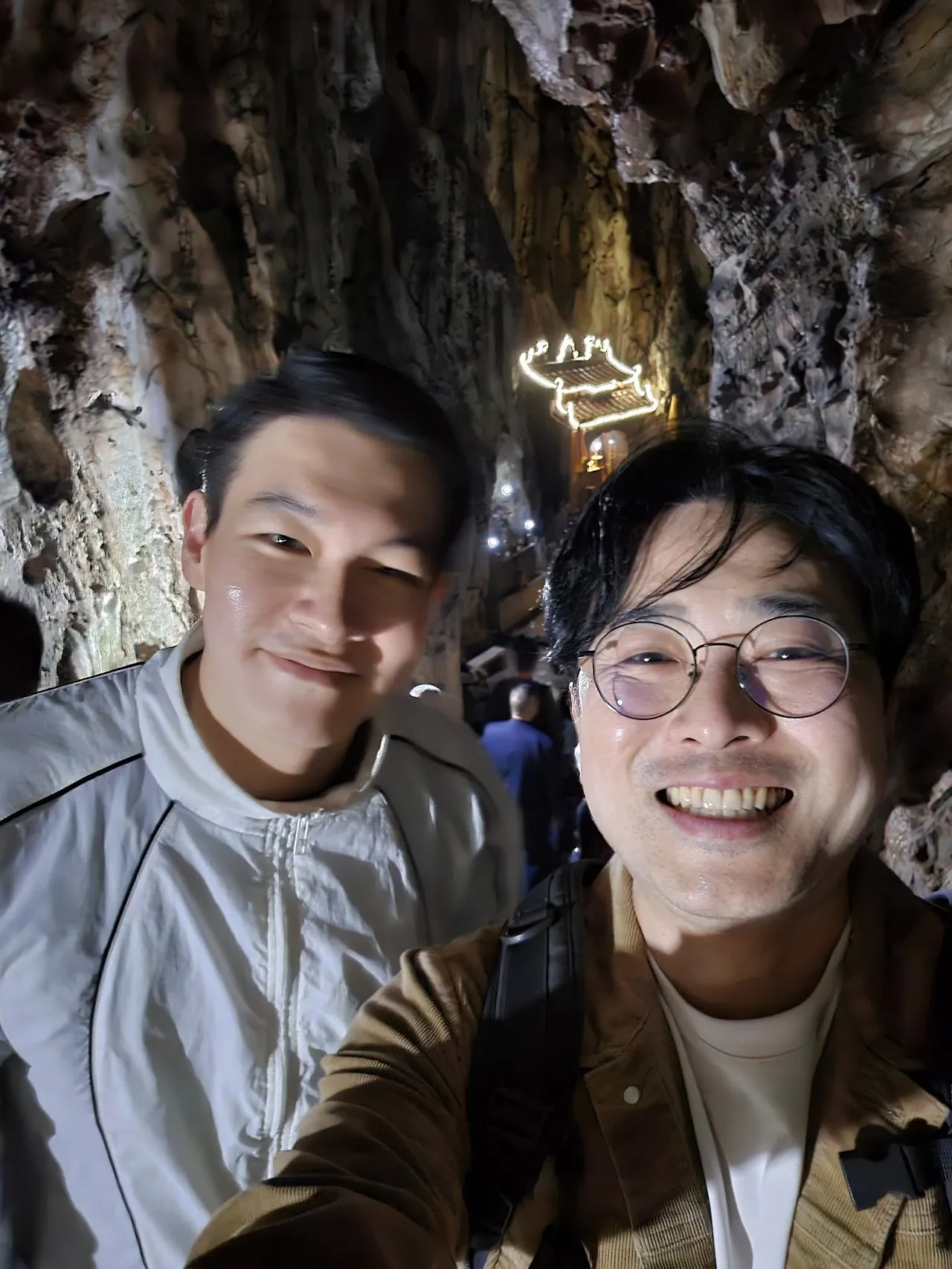 591628226_25467286286238781_1242509009802126657_n.jpg?stp=cp6_dst-jpegr_tt6&_nc_cat=108&ccb=1-7&_nc_sid=833d8c&_nc_ohc=8qx2barNaR0Q7kNvwGI25CE&_nc_oc=AdnA6doiGGZaVk6TQpgylVgS0JY71pRbjzZUVOVenjetk7KcoKzcj3SdTChQ98AMfg4&_nc_zt=23&se=-1&_nc_ht=scontent-ssn1-1.xx&_nc_gid=V6oOLkv32SU13ie9v8HJwQ&oh=00_AflRBK0IUlw1nZ0-S9dMBhFsxPG-ubm-SDNLkxeSWvdKHw&oe=6937E7F7