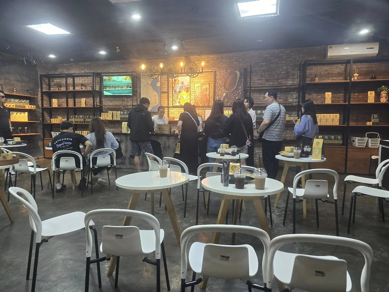 591850479_25484298781204198_1418539515989360321_n.jpg?stp=cp6_dst-jpegr_tt6&_nc_cat=111&ccb=1-7&_nc_sid=833d8c&_nc_ohc=zPjHx0kgeFYQ7kNvwEMJRGO&_nc_oc=AdkUW4Y0Iq2oJzHdrrZL5RCqCtCDpxMkisnigTraOhsq7-mxutVb0b-1kdmsKCtfHh8&_nc_zt=23&se=-1&_nc_ht=scontent-ssn1-1.xx&_nc_gid=Umbgef3hYq4HKkO3aXK9Cw&oh=00_Afm45hMjGn2ugyk6vUPh1R90Dz86iGALAmv-Bp0l9wwGHQ&oe=6937D7CC